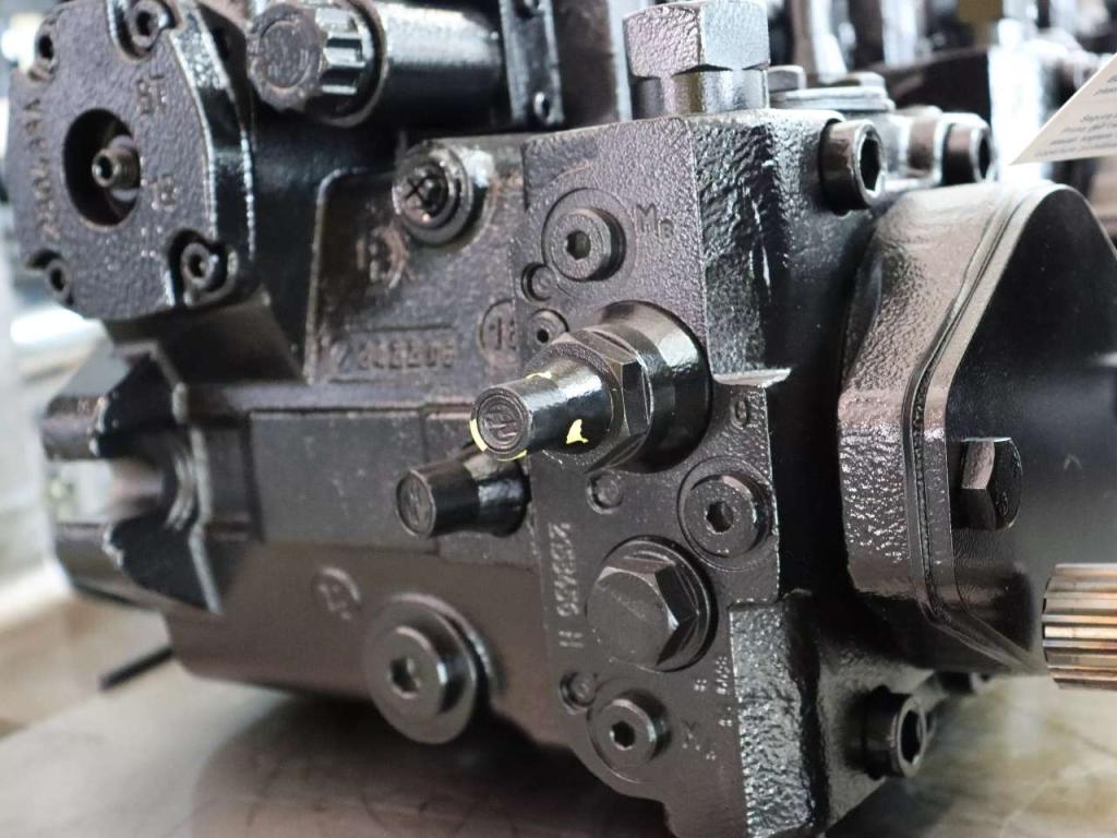 Bosch Rexroth A4VG56DA1D7/32R-NZC02F043SH-S Photo 2