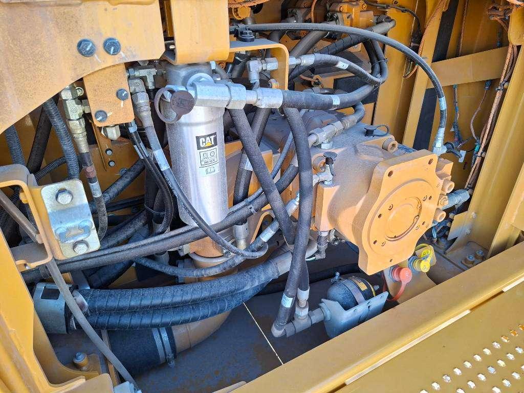 Caterpillar 395 Photo 17