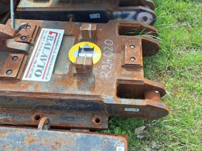 S2 for 25-32 ton excavators Attachment plate sold by Balavto