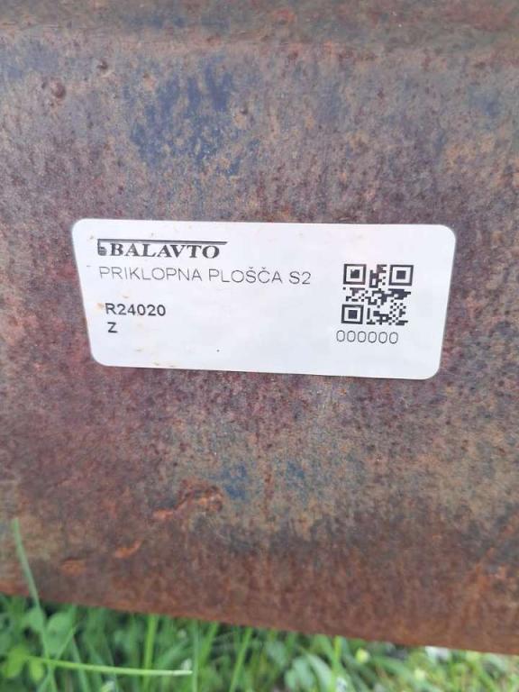 S2 for 25-32 ton excavators Attachment plate Photo 5