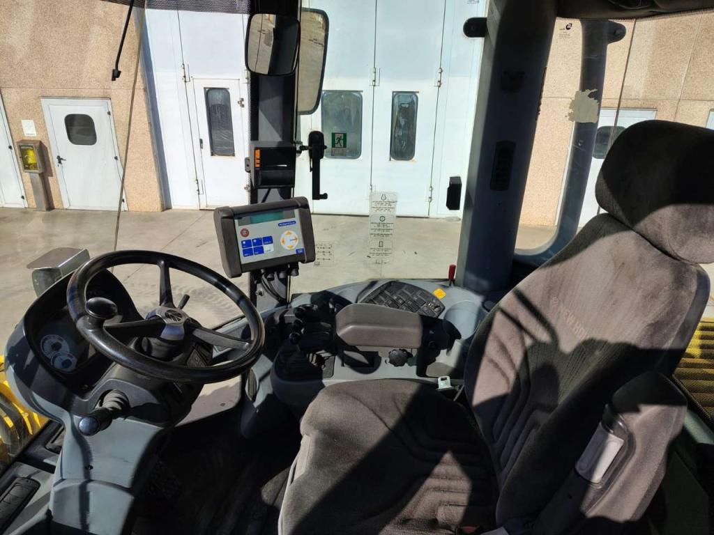 New Holland W 170B Photo 21