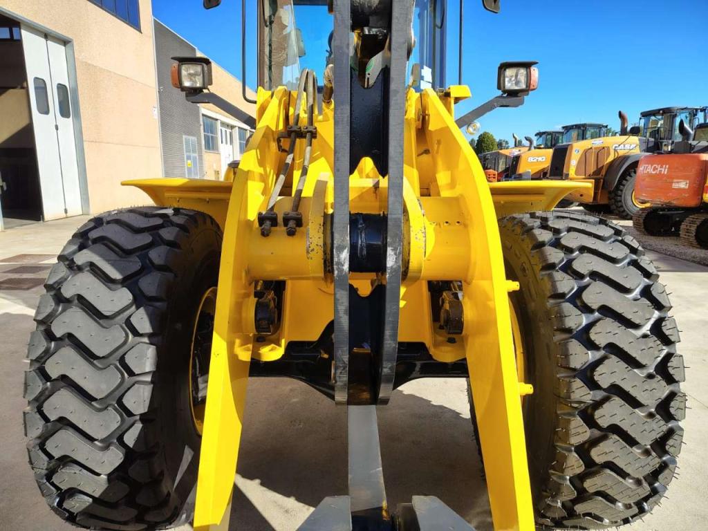 New Holland W 170B Photo 9
