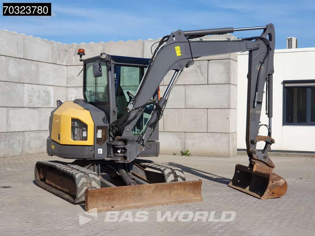 Volvo ECR58 F A/C - 3 Buckets Photo 8