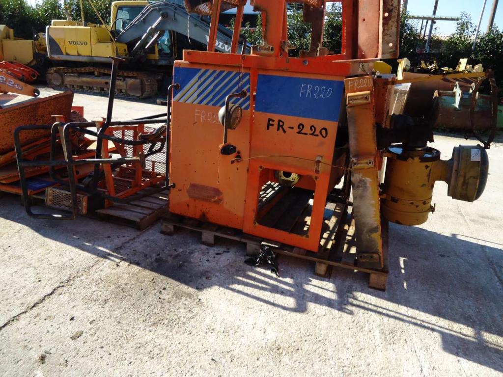 Hood and body panel for Fiat Hitachi FR220 Photo 3