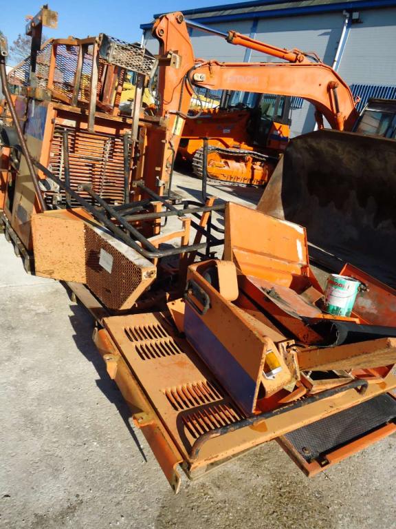Hood and body panel for Fiat Hitachi FR220 Photo 4