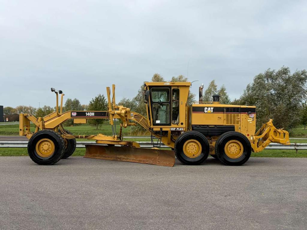 Caterpillar 140H Photo 1
