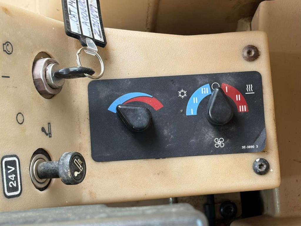 Caterpillar 140H Photo 29