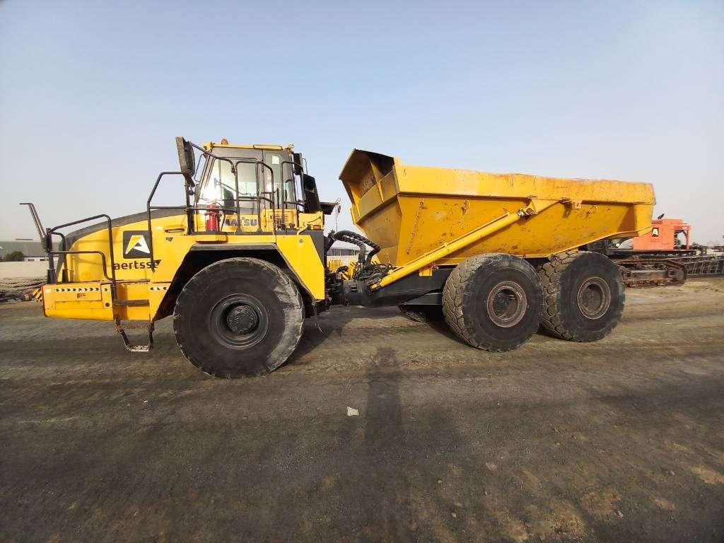Komatsu HM400-3R (4pcs available for sale in Abu Dhabi) Photo 10