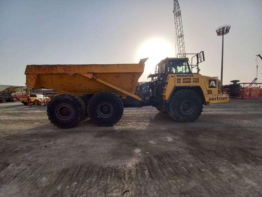 Komatsu HM400-3R (4pcs available for sale in Abu Dhabi) Photo 2