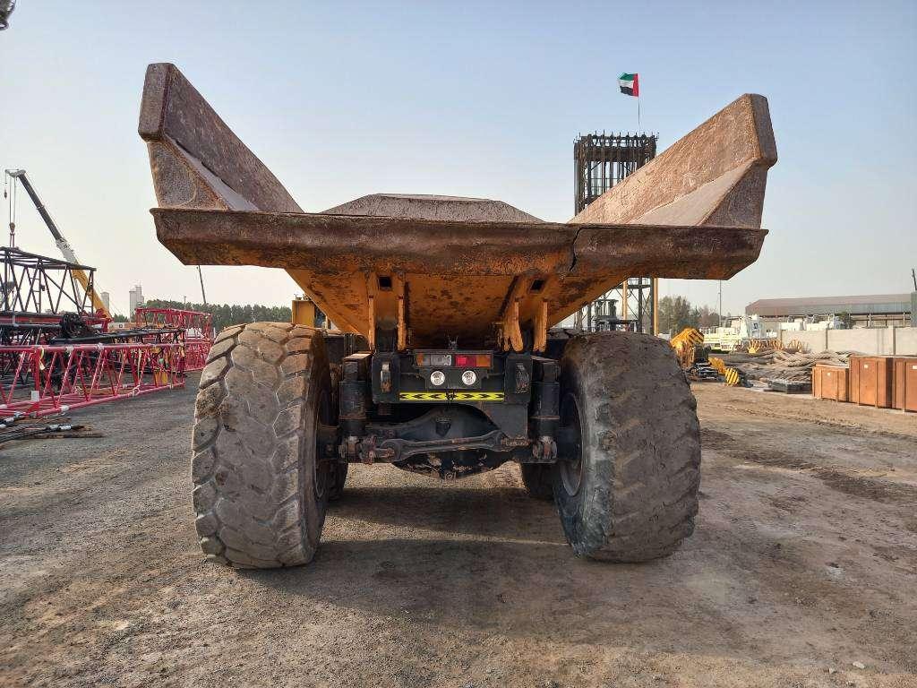 Komatsu HM400-3R (4pcs available for sale in Abu Dhabi) Photo 8
