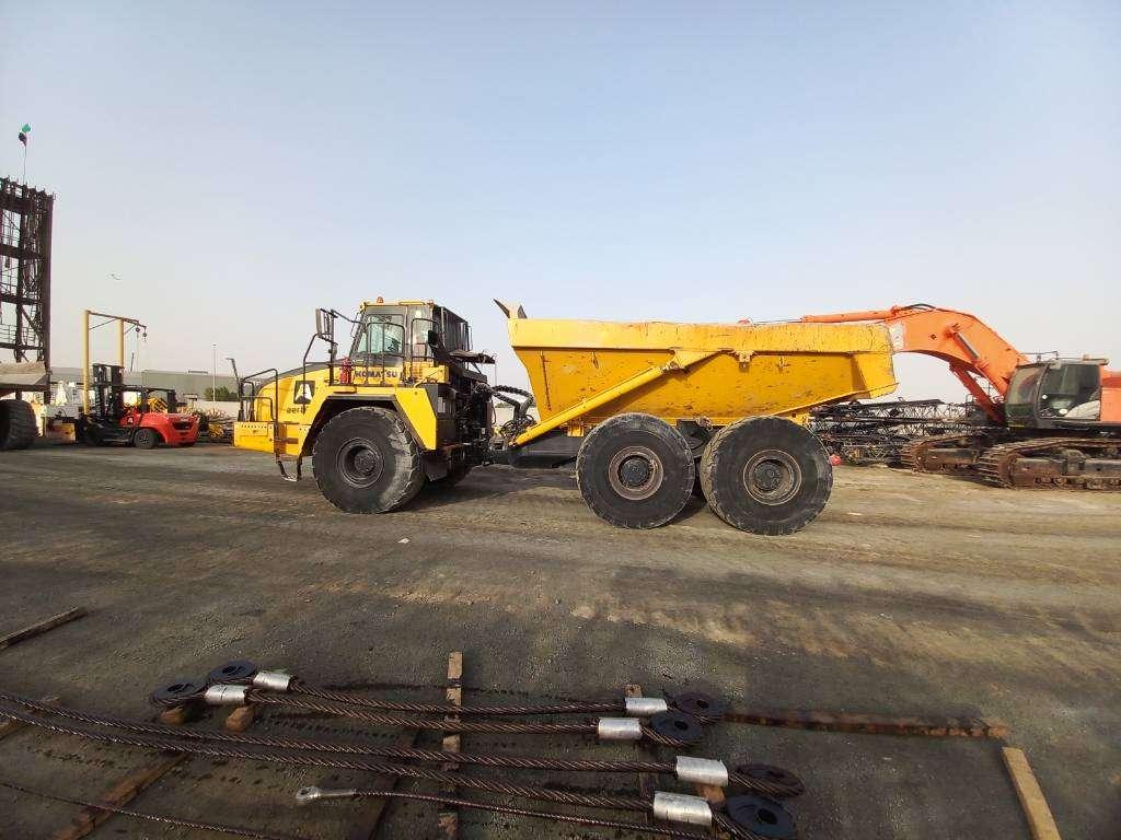 Komatsu HM400-3R (4pcs available for sale in Abu Dhabi) Photo 9