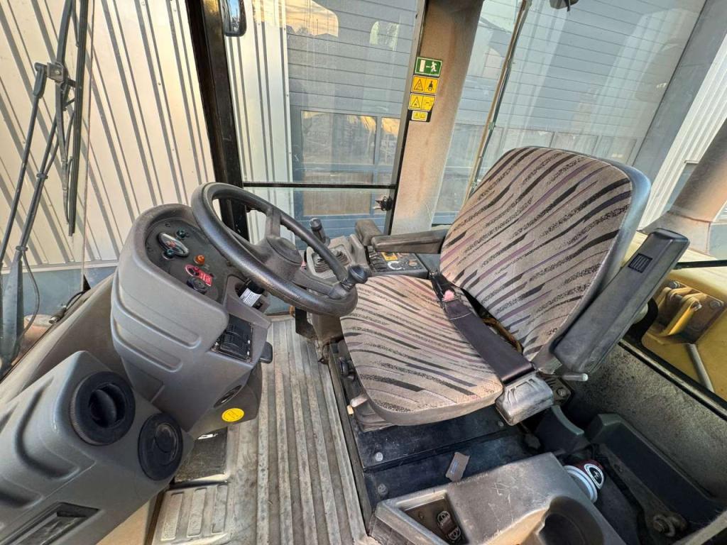 Caterpillar CP76 (19t) Photo 10