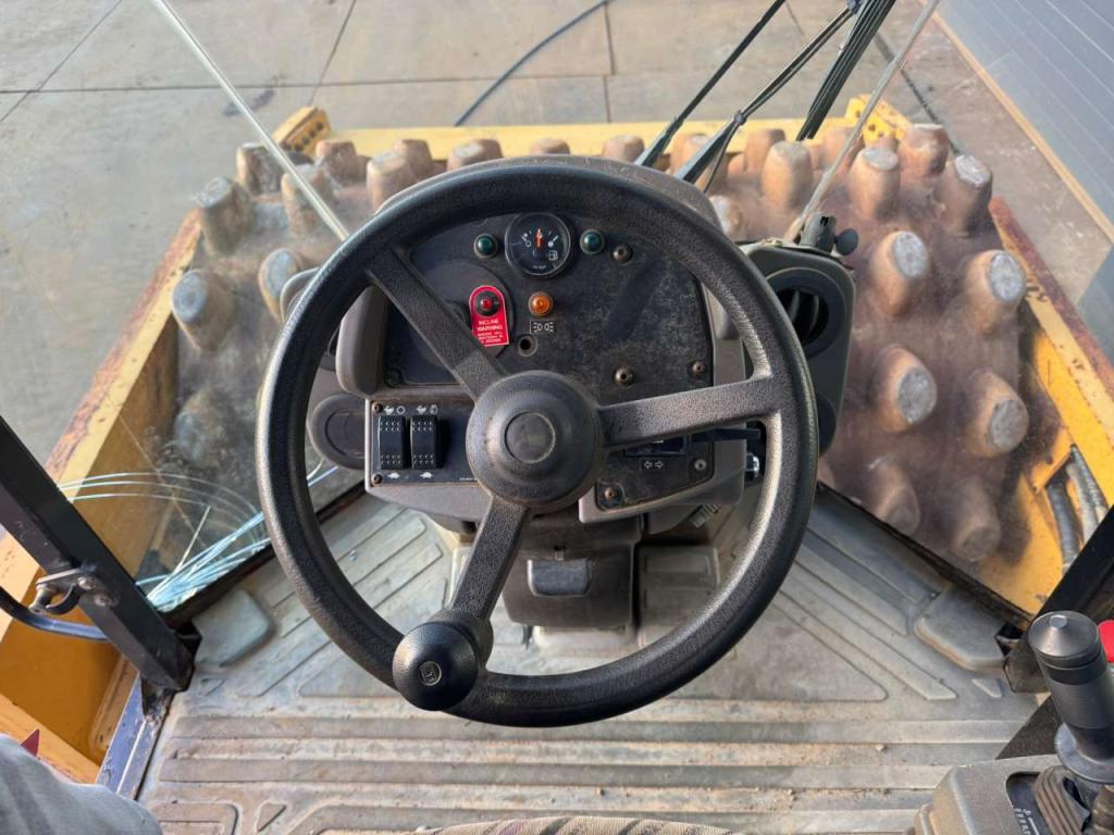 Caterpillar CP76 (19t) Photo 14