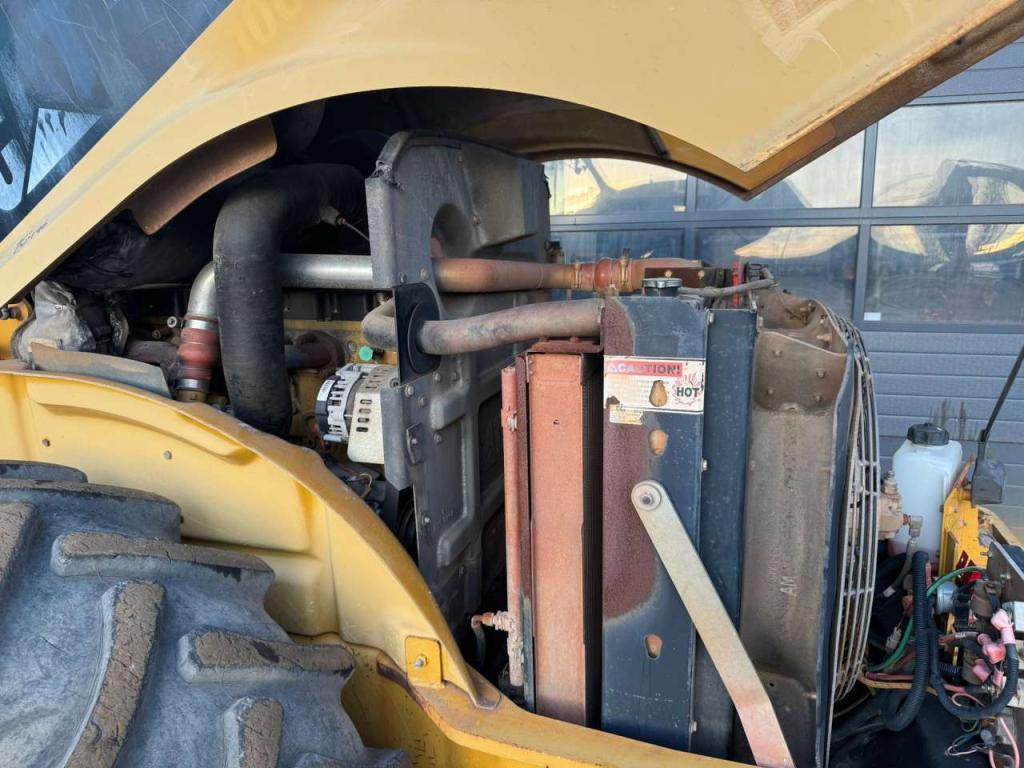 Caterpillar CP76 (19t) Photo 25
