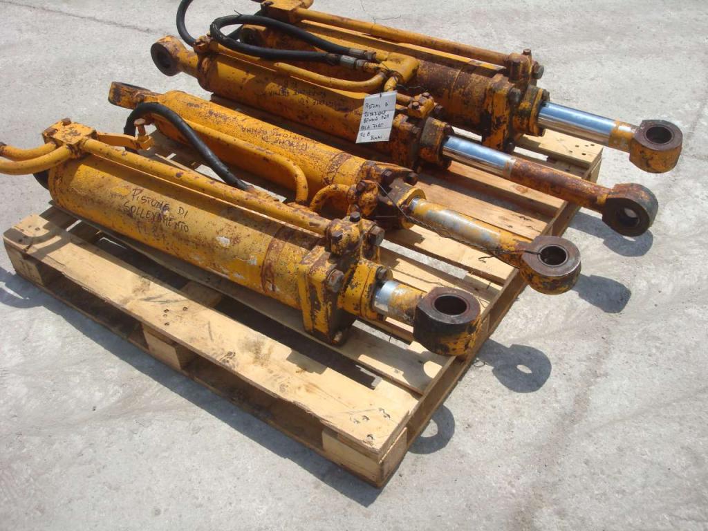 Bucket rotation piston for Fiat FL8 Photo 1