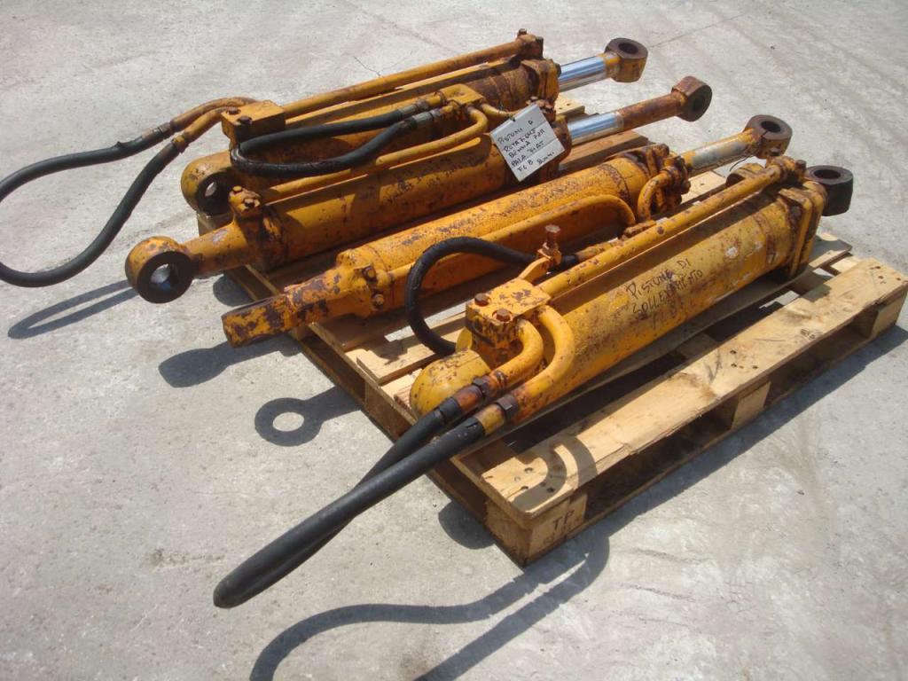 Bucket rotation piston for Fiat FL8 Photo 2