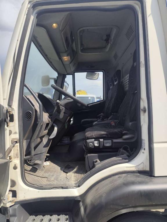 Iveco EUROCARGO 150E22P Photo 3