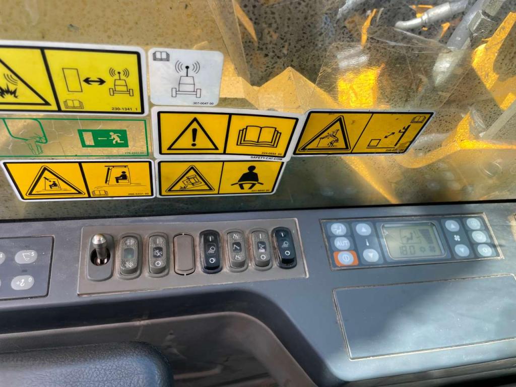 Caterpillar 329E Long Reach Excavator Photo 23