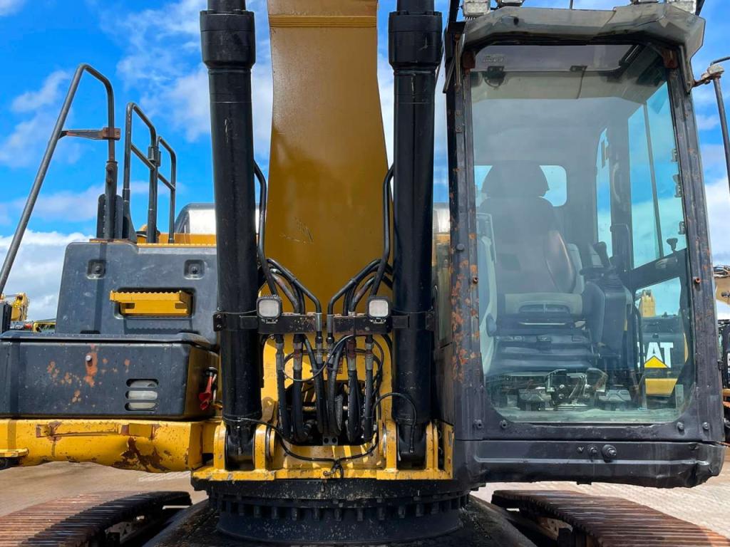 Caterpillar 329E Long Reach Excavator Photo 9