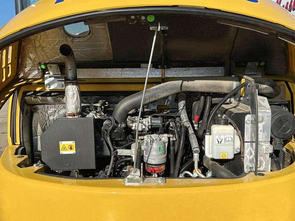 Komatsu PC80MR-5E Photo 10