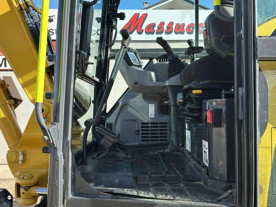 Komatsu PC80MR-5E Photo 13