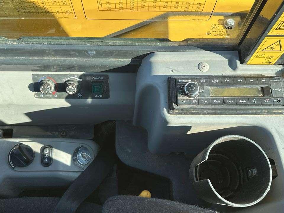 Komatsu PC80MR-5E Photo 17