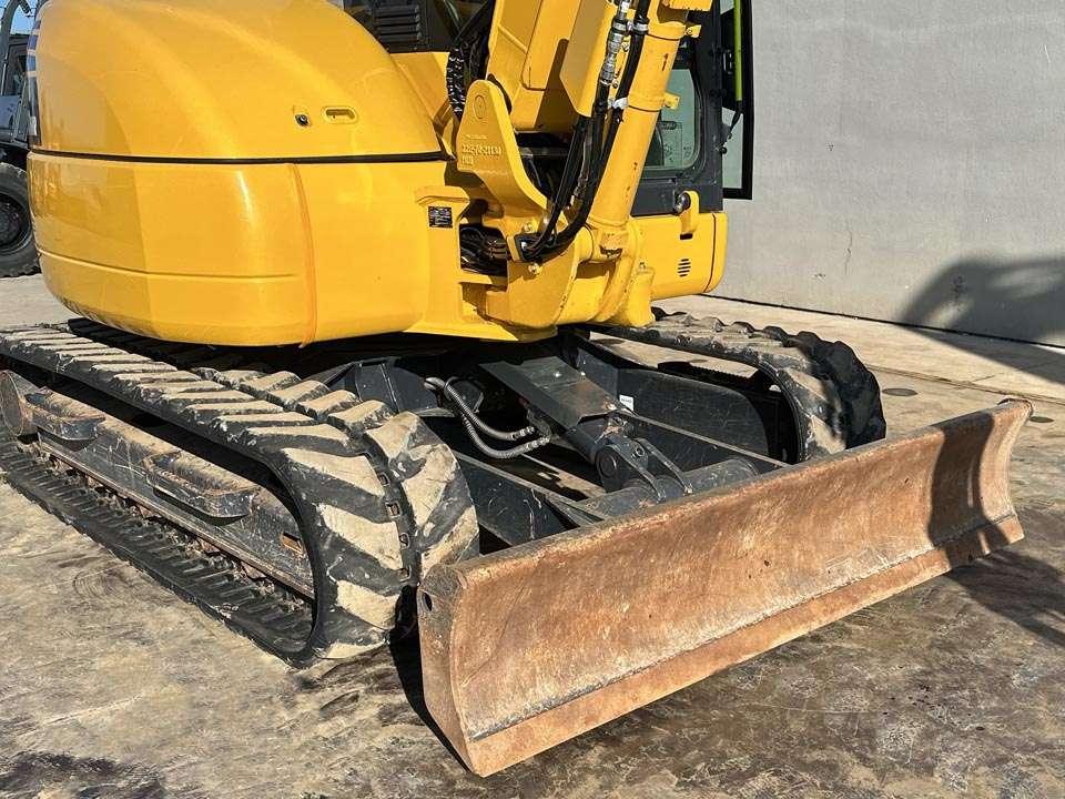 Komatsu PC80MR-5E Photo 7