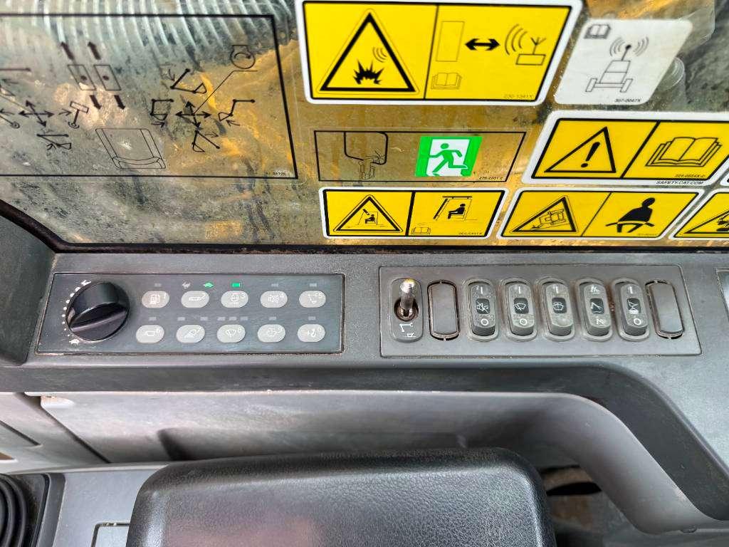 Caterpillar 323FL - NEW BUCKET / Quick Coupler Photo 11