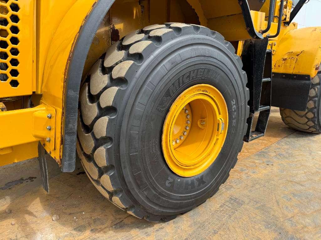 Caterpillar 972M - Weight System / Backup Camera Photo 25