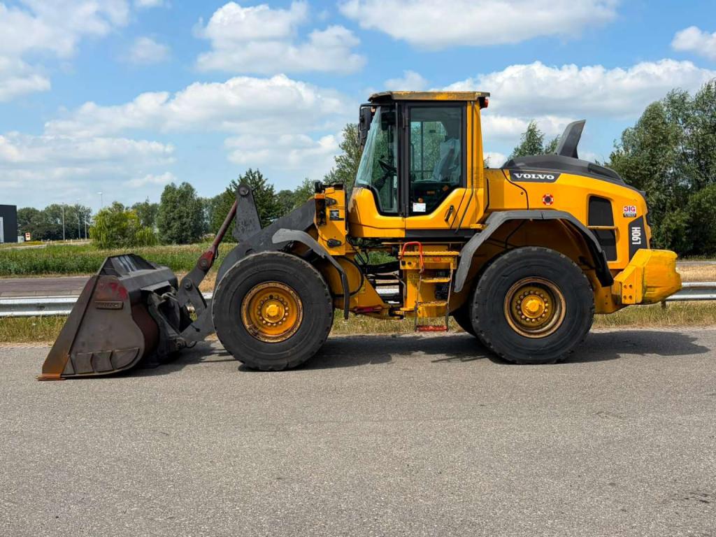 Volvo L90H Photo 1