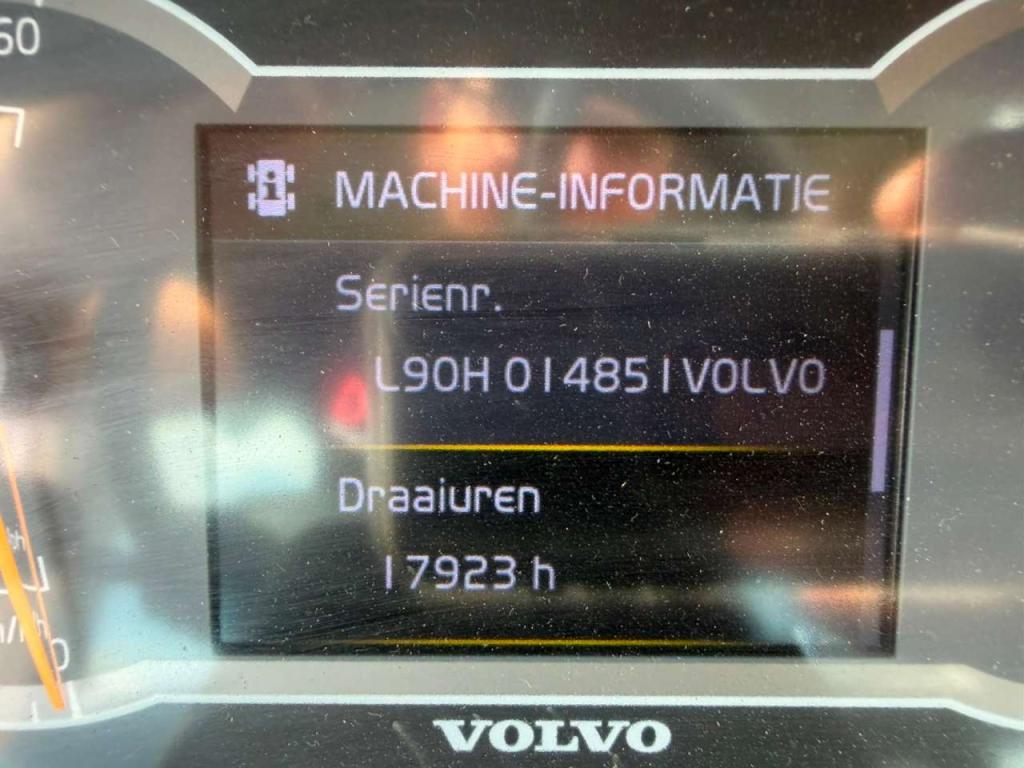 Volvo L90H Photo 23