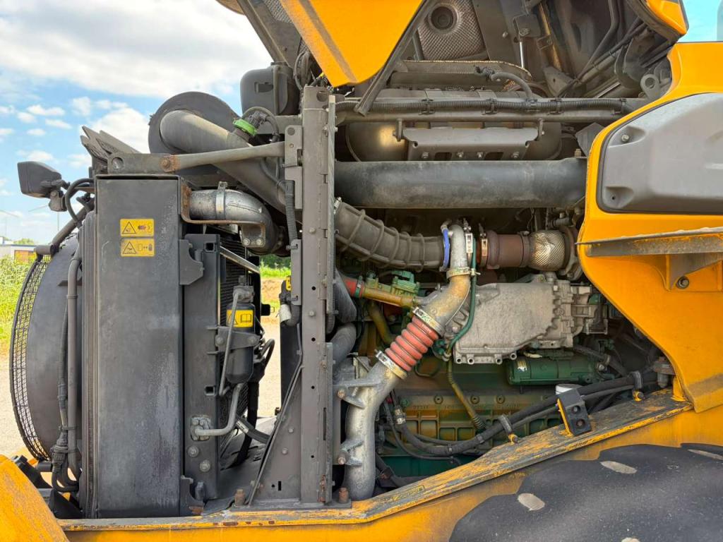 Volvo L90H Photo 26