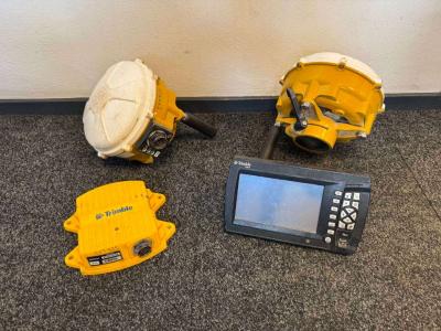 Trimble 3D GPS System CB460 sold by Boss Machinery
