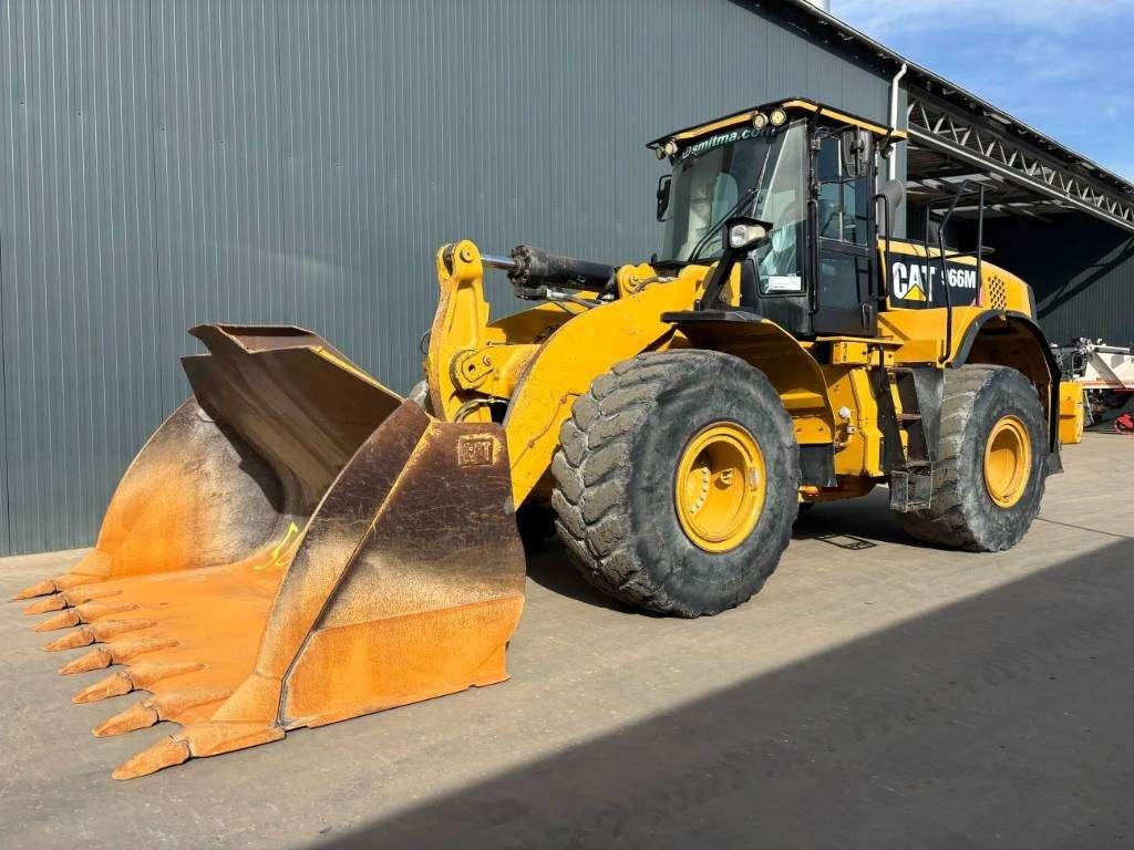 Caterpillar 966M Photo 1