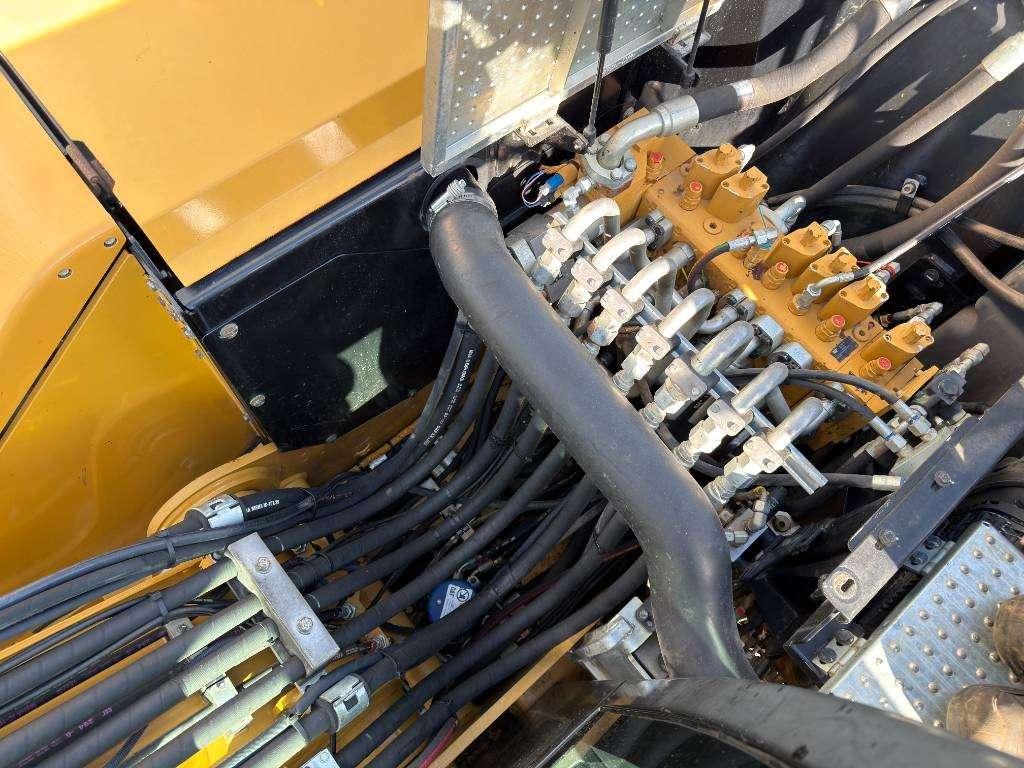Caterpillar M315F - With OilQuick Photo 24