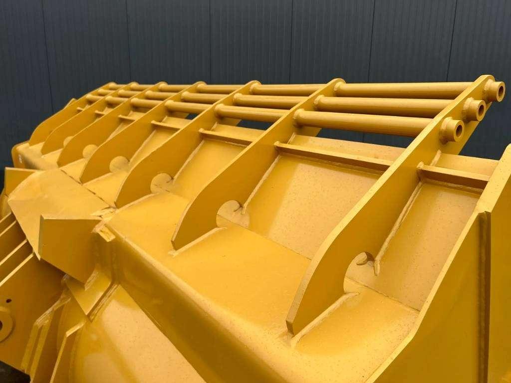 Caterpillar 980K incl. cutting edge + side protectors Photo 6