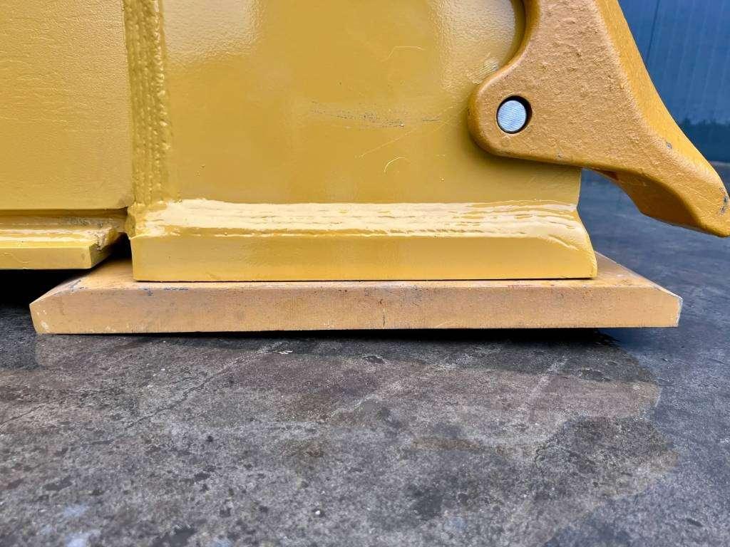 Caterpillar 980K incl. cutting edge + side protectors Photo 7