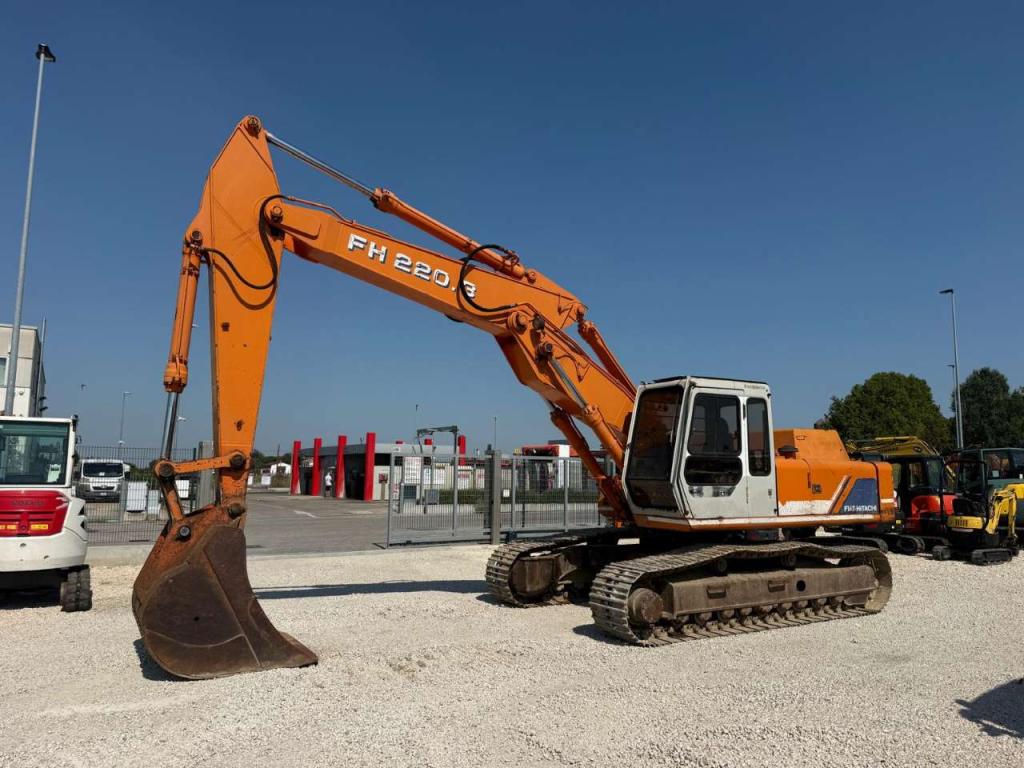 Fiat Hitachi FH220.3 Photo 1