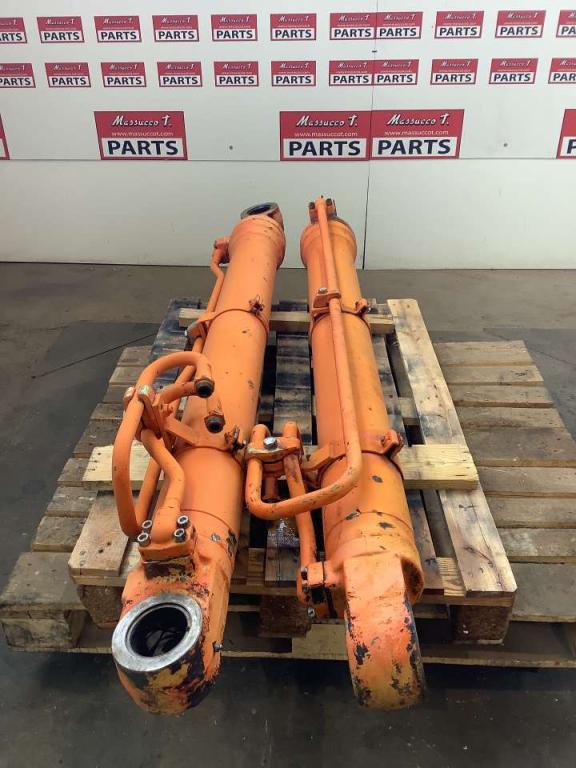 Lifting piston for Fiat Hitachi FH200E Photo 2
