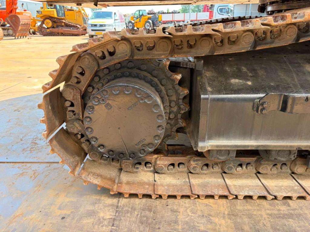 Hitachi ZX350LCN-3 Photo 14