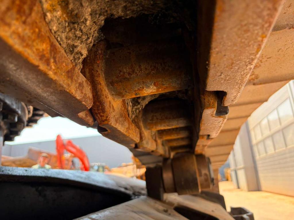 Hitachi ZX350LCN-3 Photo 17