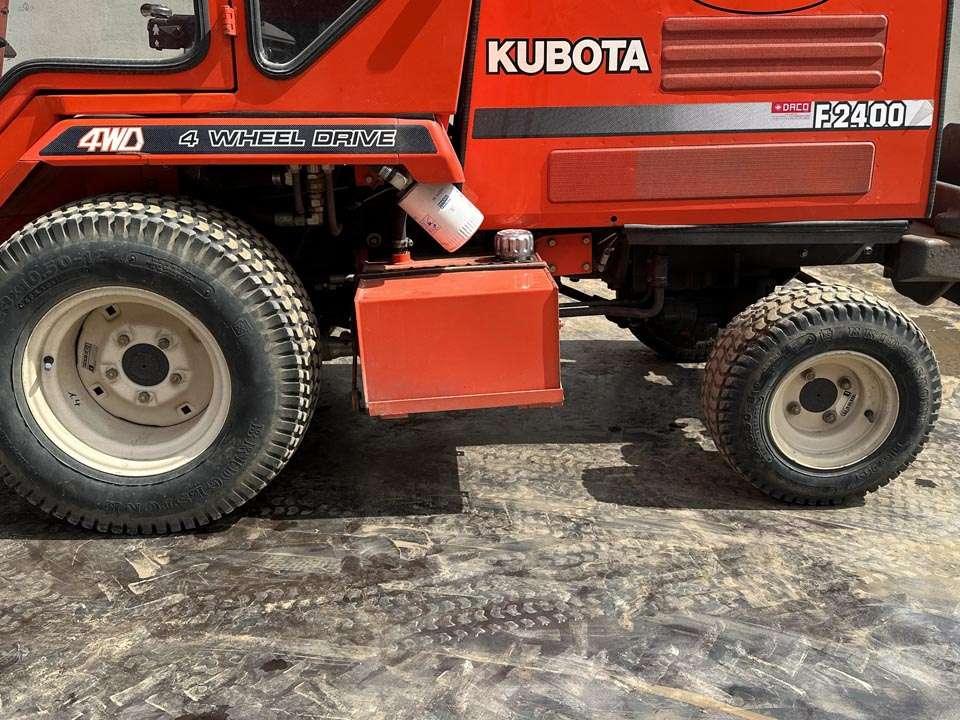 Kubota F2400 4X4 Photo 10