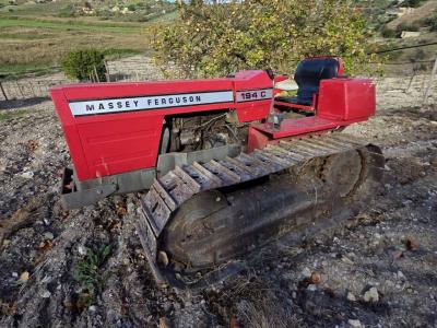 Massey Ferguson 194C Photo 1