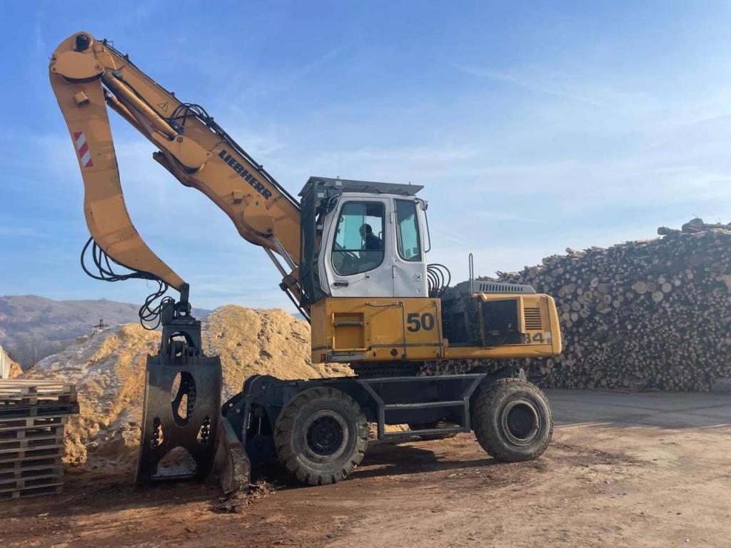 Liebherr A934C-HD Photo 2