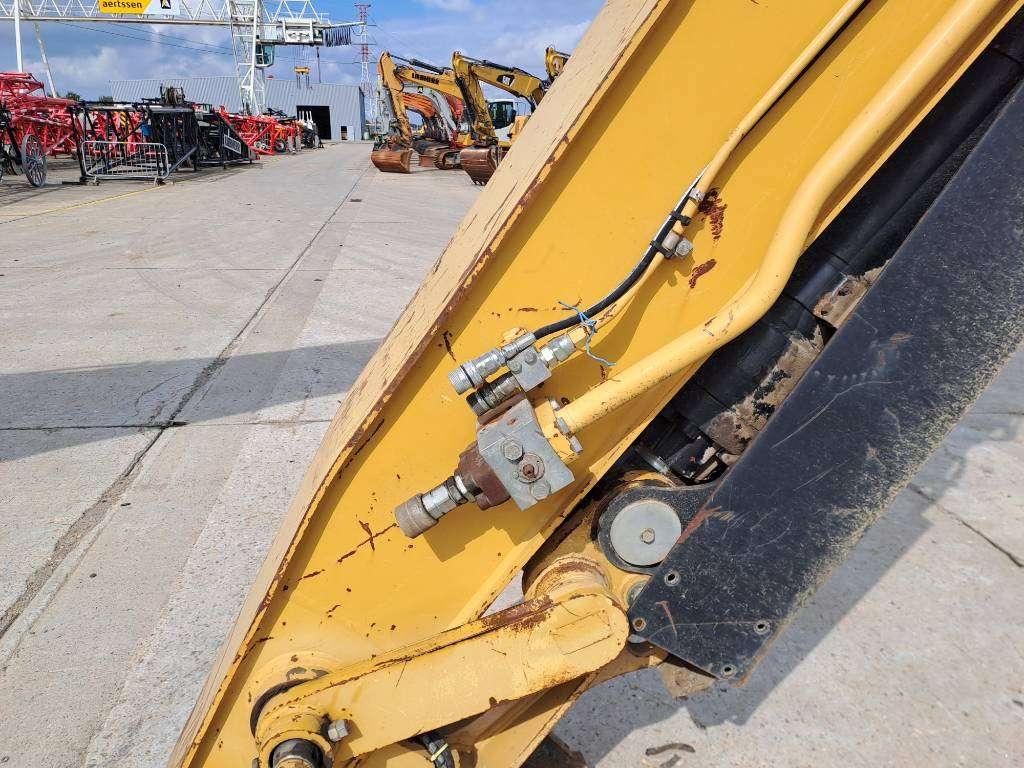 CAT 330DL UHD Photo 10