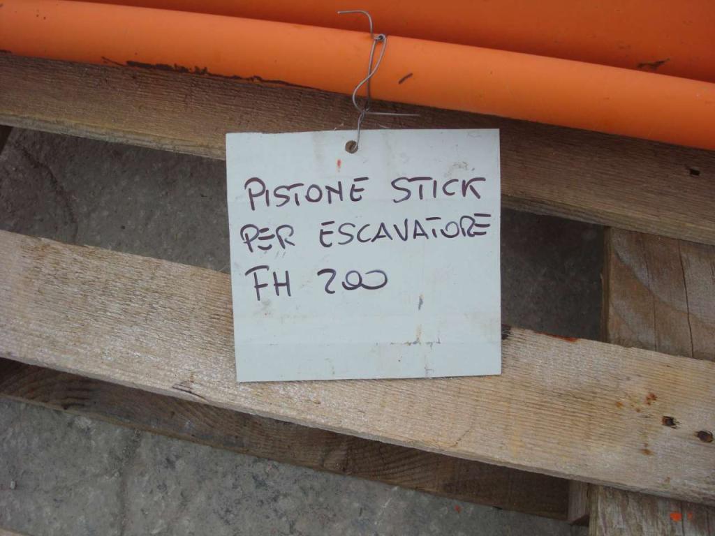 Arm cylinder (stick) for Fiat Hitachi FH 200 Photo 5