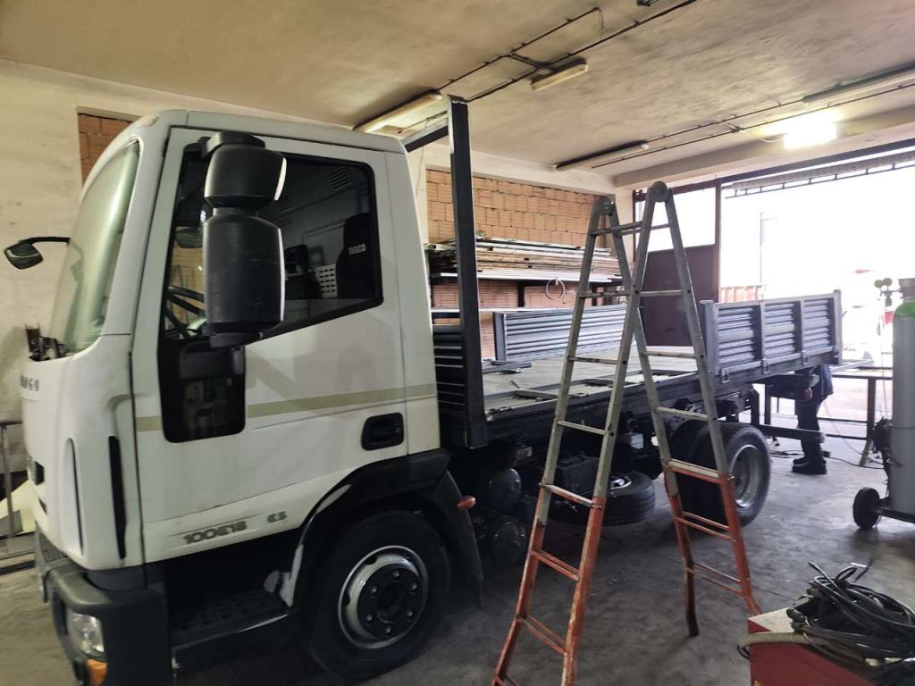 Iveco EUROCARGO 100E18 Photo 12
