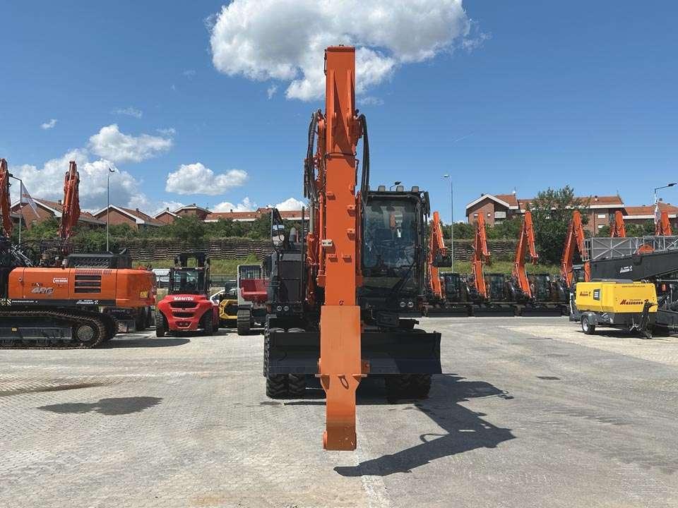 Hitachi ZX180W-7 Photo 22