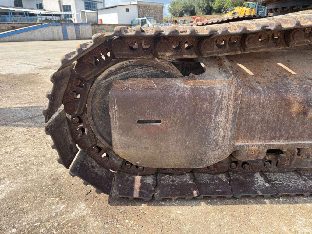 Hitachi ZX350LCN-3 Photo 13
