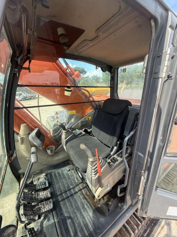 Hitachi ZX350LCN-3 Photo 6
